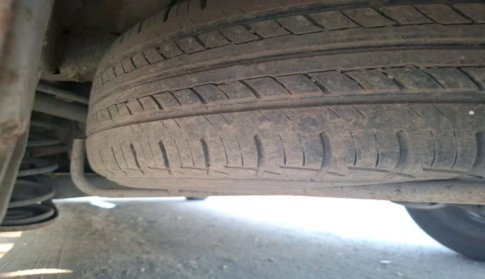 2012 Maruti Ertiga VXI, Petrol, Manual, 1,05,712 km, tyre