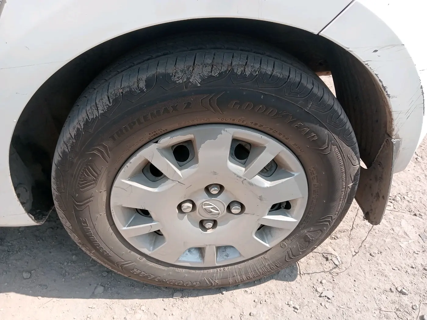 2013 Hyundai i20 MAGNA (O) 1.2, CNG, Manual, 1,24,429 km, tyre