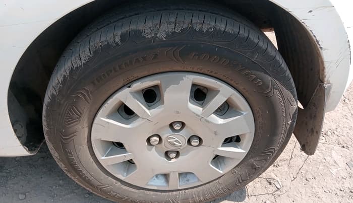 2013 Hyundai i20 MAGNA (O) 1.2, CNG, Manual, 1,24,429 km, tyre