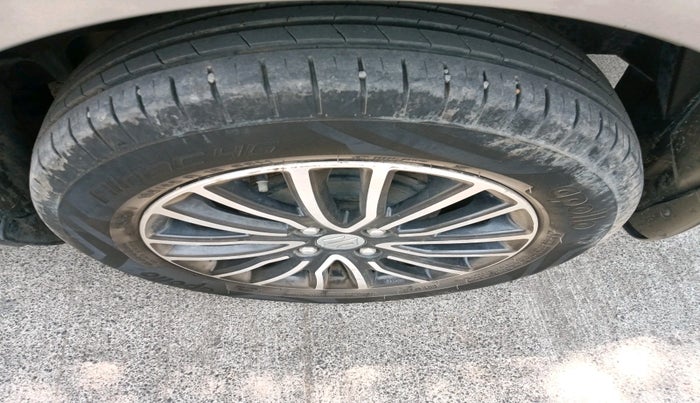 2023 Maruti Dzire ZXI Plus AMT, Petrol, Automatic, 30,679 km, tyre