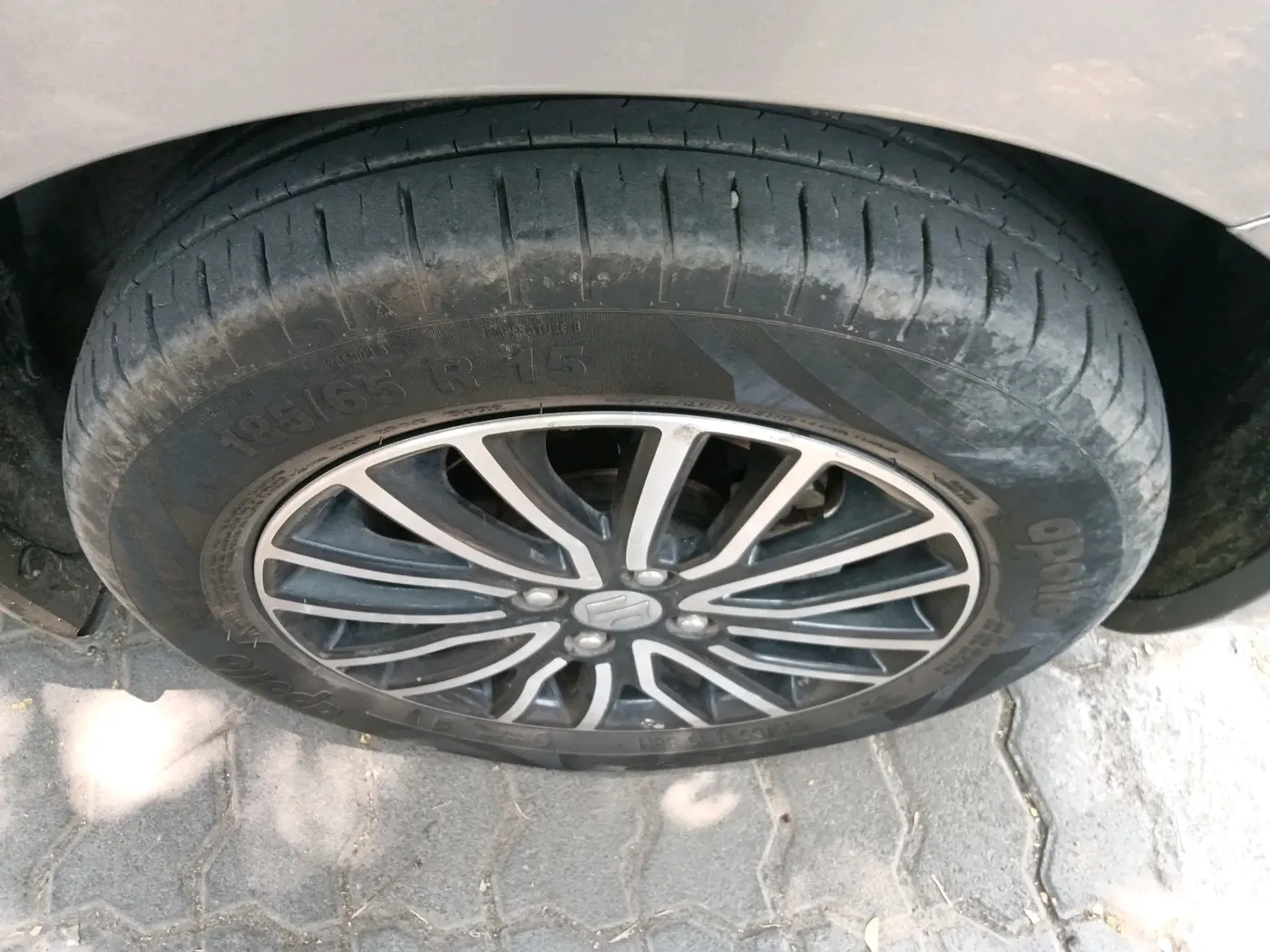 2023 Maruti Dzire ZXI Plus AMT, Petrol, Automatic, 30,679 km, tyre