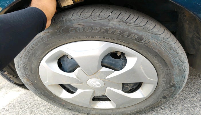 2024 Tata TIAGO EV XT LONG RANGE, Electric, Automatic, 36,895 km, tyre