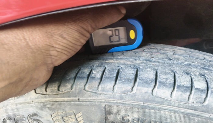 2015 Honda Brio V MT, Petrol, Manual, 43,754 km, tyre