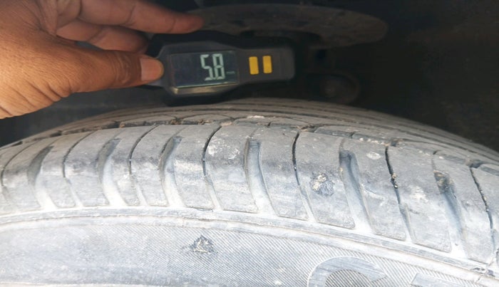 2016 Mahindra Kuv100 K8 6 STR, Petrol, Manual, 61,344 km, tyre