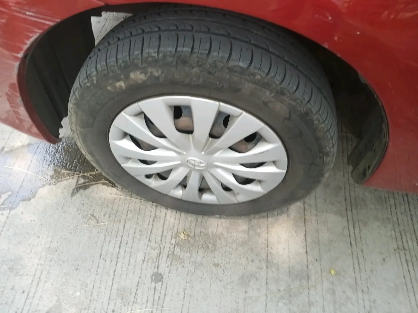2011 Toyota Etios Liva G, Petrol, Manual, 31,256 km, tyre