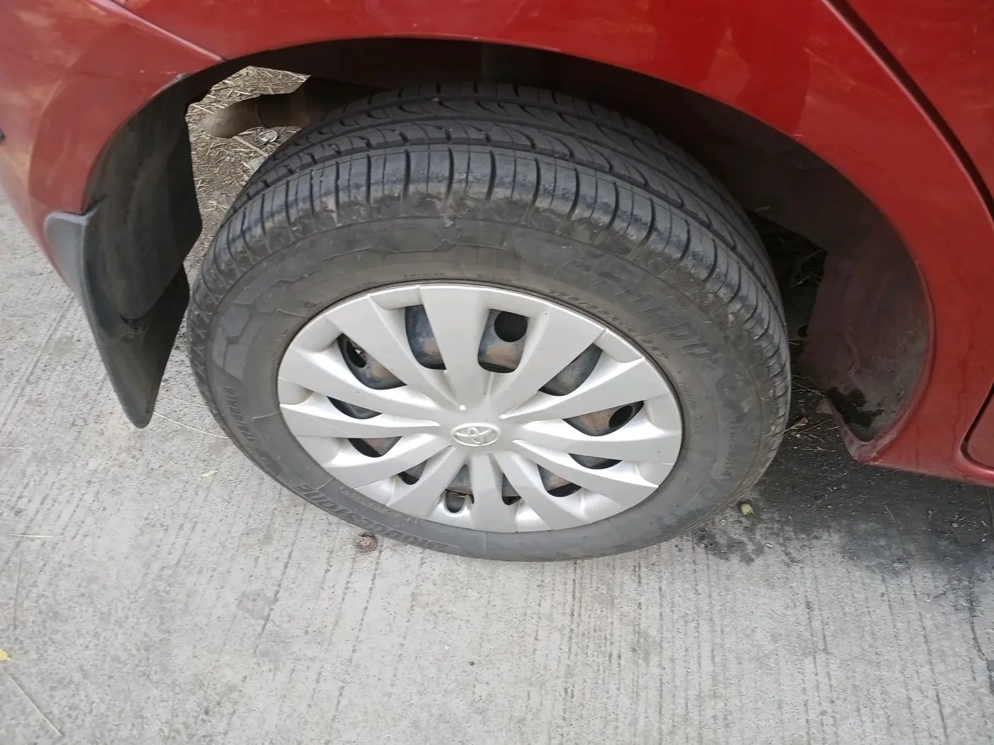 2011 Toyota Etios Liva G, Petrol, Manual, 31,256 km, tyre