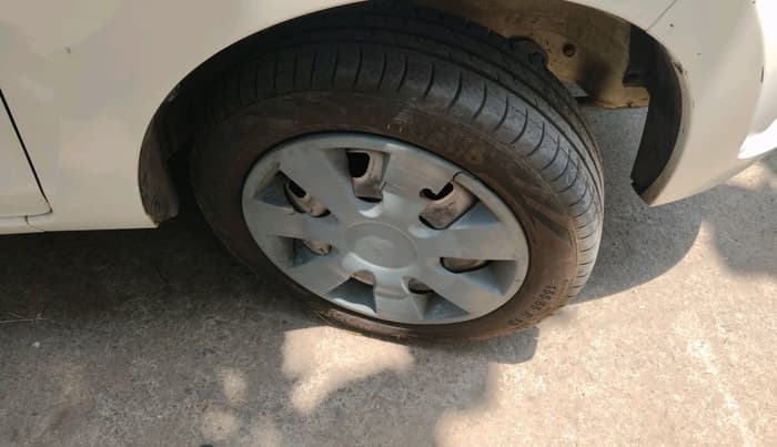 2015 Maruti Alto K10 LXI CNG, CNG, Manual, 1,01,035 km, tyre