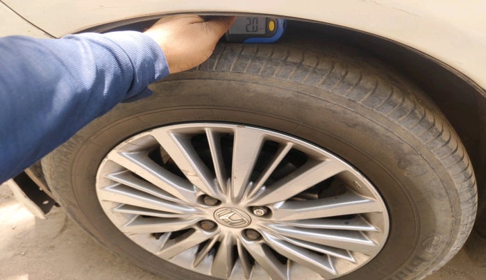 2013 Honda Brio S MT, CNG, Manual, 97,479 km, tyre