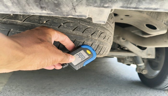 2016 Toyota Innova Crysta 2.4 ZX 7 STR, Diesel, Manual, 1,46,266 km, tyre