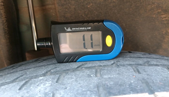 2012 Maruti Swift Dzire VXI, Petrol, Manual, 81,842 km, tyre