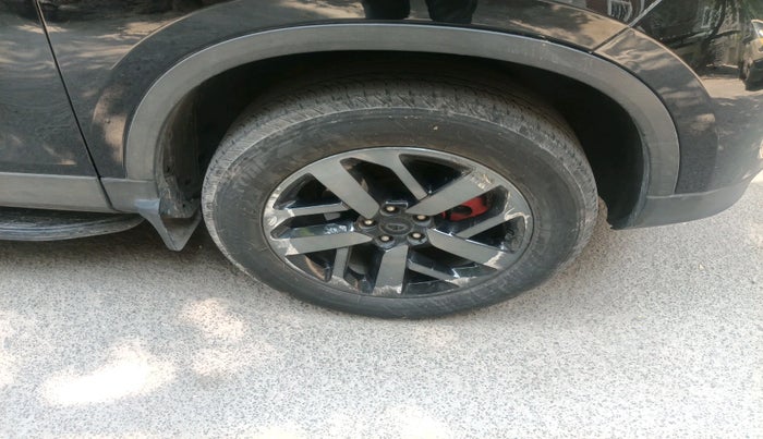 2023 Tata Safari XZA PLUS O RED DARK , Diesel, Automatic, 42,032 km, tyre