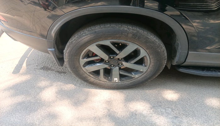 2023 Tata Safari XZA PLUS O RED DARK , Diesel, Automatic, 42,032 km, tyre