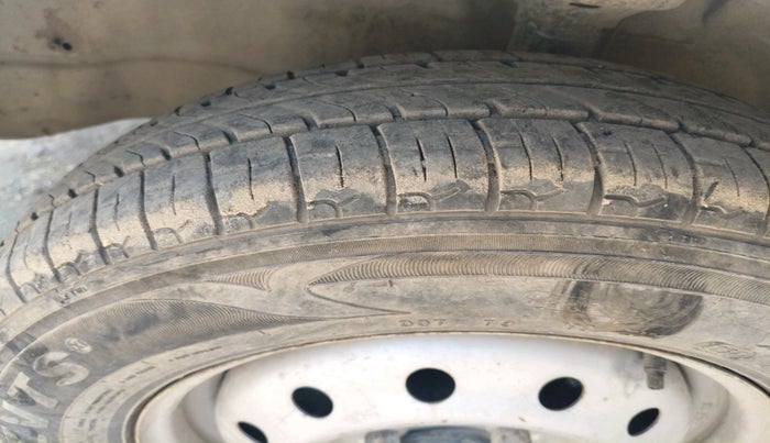 2013 Maruti Wagon R 1.0 LXI CNG, CNG, Manual, 1,13,621 km, tyre