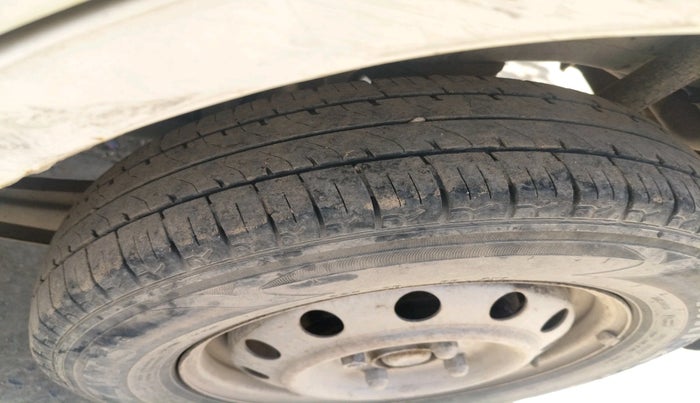 2013 Maruti Wagon R 1.0 LXI CNG, CNG, Manual, 1,13,621 km, tyre
