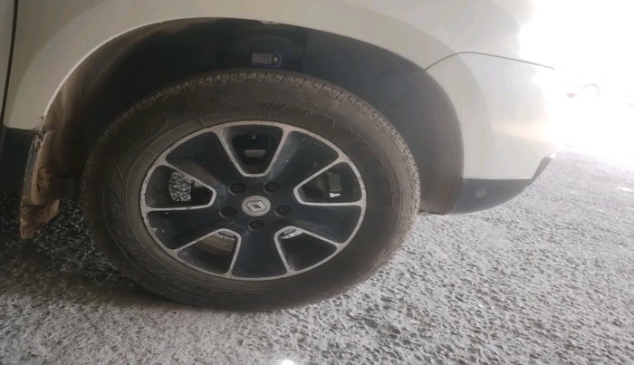 2017 Renault Duster RXL PETROL, Petrol, Manual, 1,13,405 km, tyre