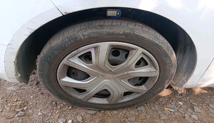 2024 Tata ALTROZ XM PLUS CNG, CNG, Manual, 52,440 km, tyre