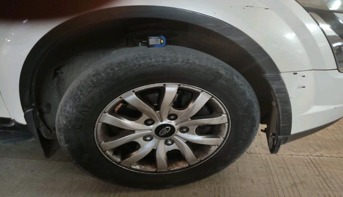 2015 Mahindra XUV500 W10, Diesel, Manual, 1,50,733 km, tyre