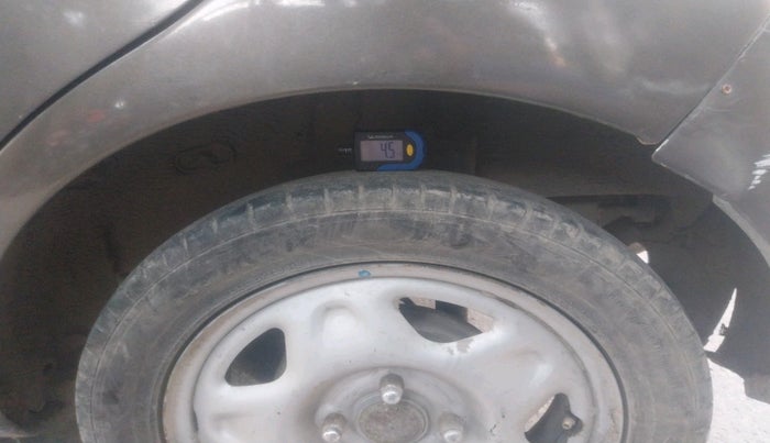 2013 Chevrolet Beat PS PETROL, CNG, Manual, 1,11,432 km, tyre