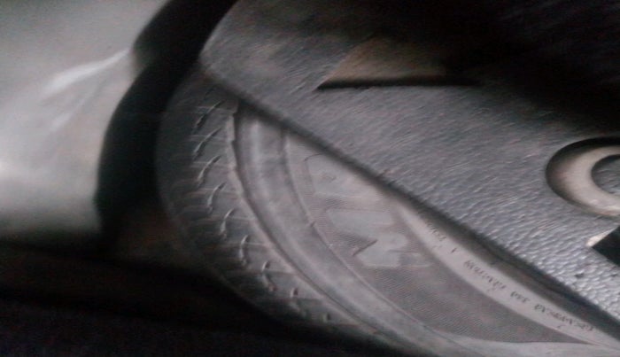 2013 Chevrolet Beat PS PETROL, CNG, Manual, 1,11,432 km, tyre