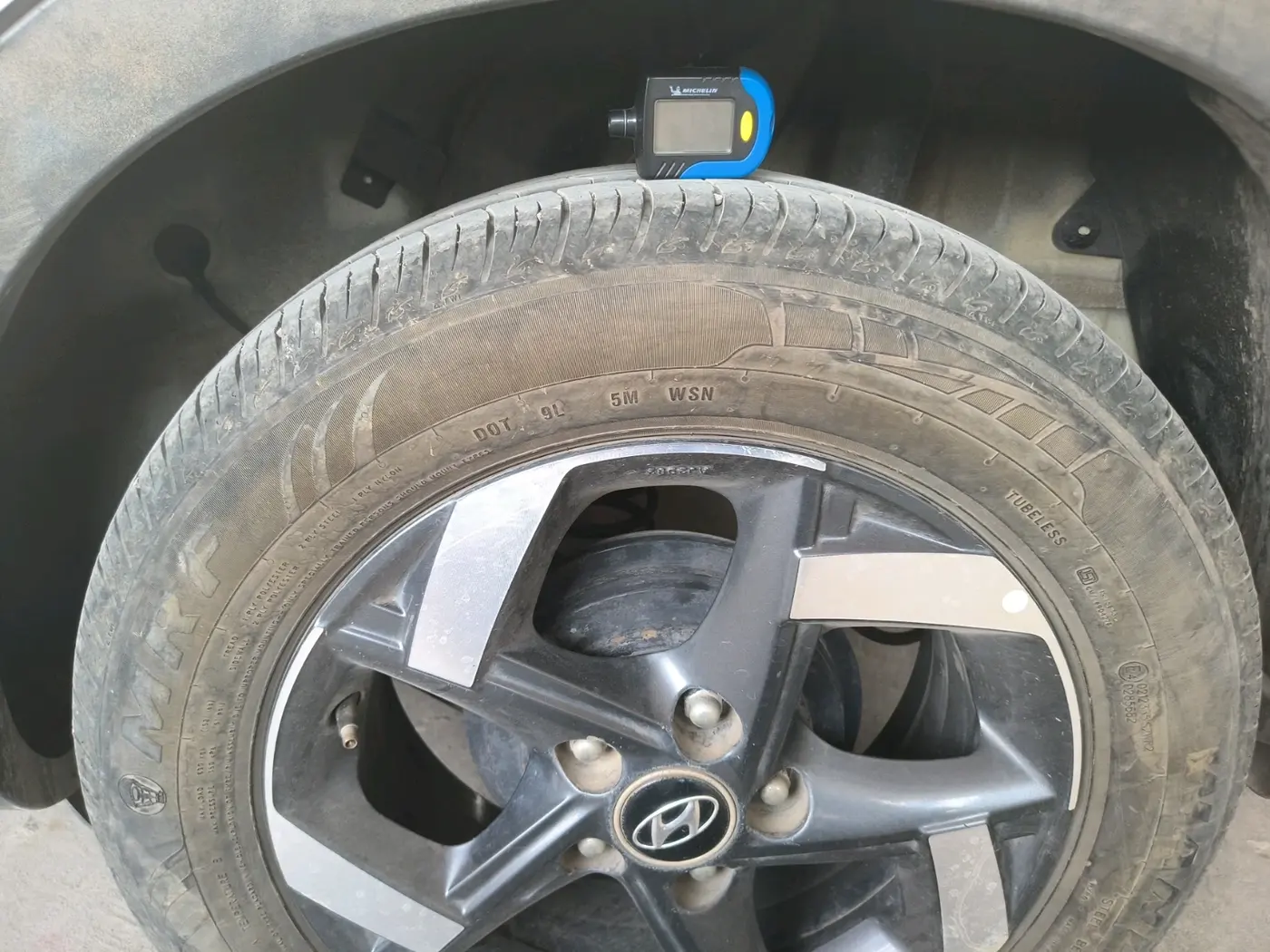2019 Hyundai VENUE SX PLUS 1.0 TURBO DCT, Petrol, Automatic, 66,967 km, tyre