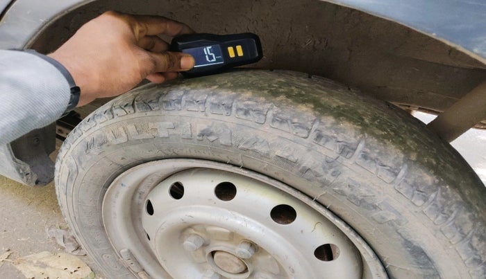 2011 Maruti Wagon R 1.0 LXI CNG, CNG, Manual, 1,12,794 km, tyre