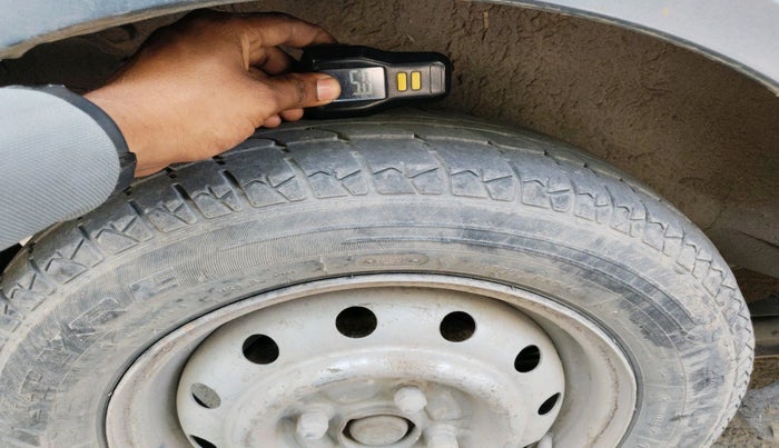 2011 Maruti Wagon R 1.0 LXI CNG, CNG, Manual, 1,12,794 km, tyre