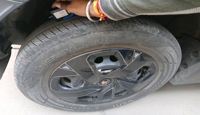 2024 Tata PUNCH ADVENTURE RHYTHM CNG, CNG, Manual, 36,080 km, tyre