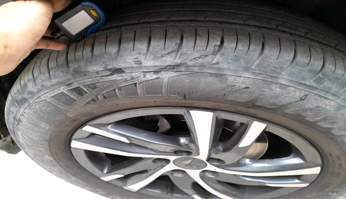 2022 Mahindra XUV700 AX 5 D MT 7 STR, Diesel, Manual, 53,653 km, tyre