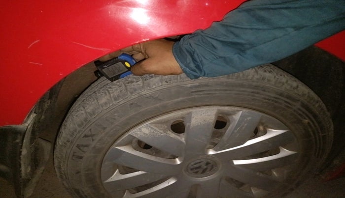 2015 Volkswagen Polo COMFORTLINE 1.2L, Petrol, Manual, 94,310 km, tyre