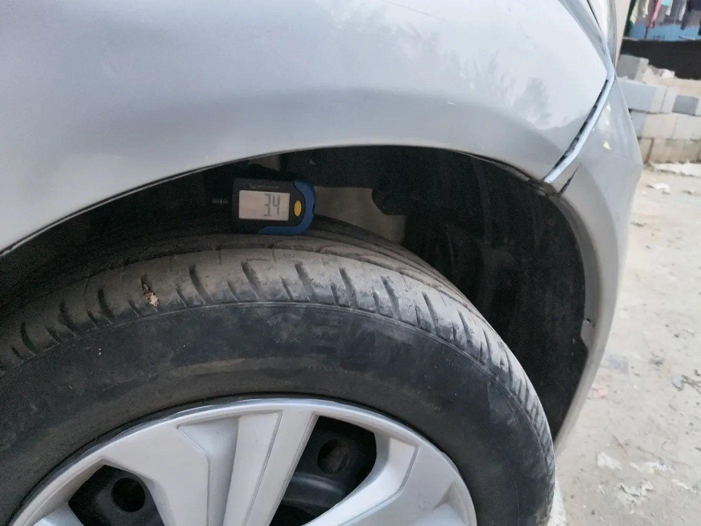 2013 Honda Amaze 1.5L I-DTEC S, Diesel, Manual, 1,42,869 km, tyre