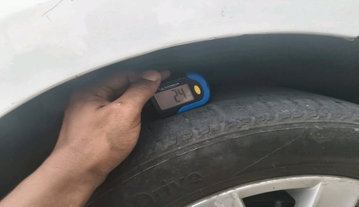 2015 Volkswagen Vento HIGHLINE 1.5 AT, Diesel, Automatic, 62,878 km, tyre