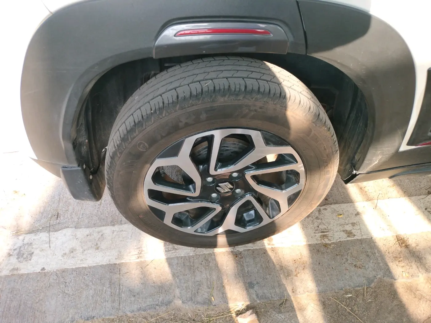 2025 Maruti FRONX SIGMA CNG 1.2 MT, CNG, Manual, 4,590 km, tyre