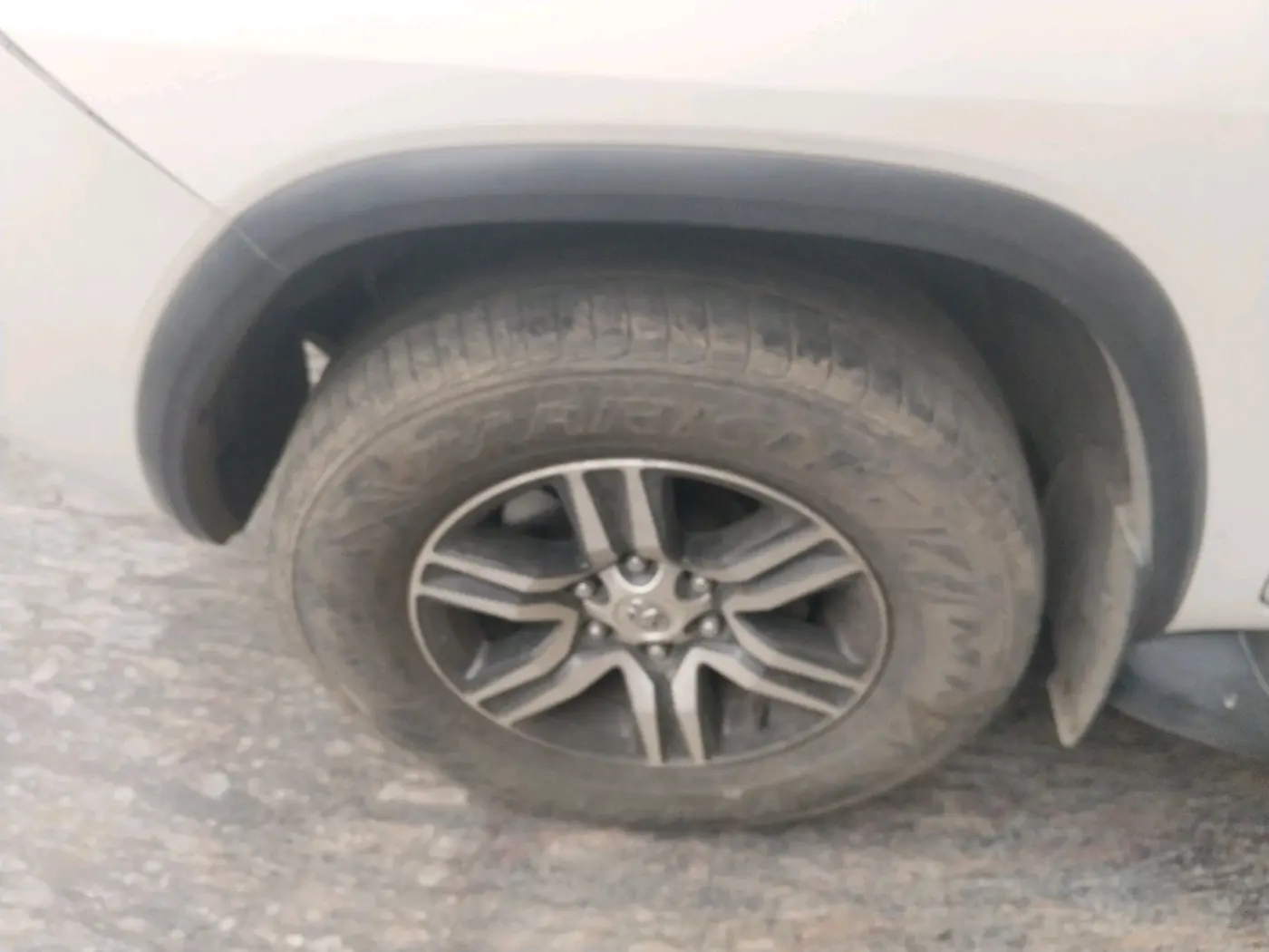2017 Toyota Fortuner 2.8 4X2 MT, Diesel, Manual, 2,77,016 km, tyre