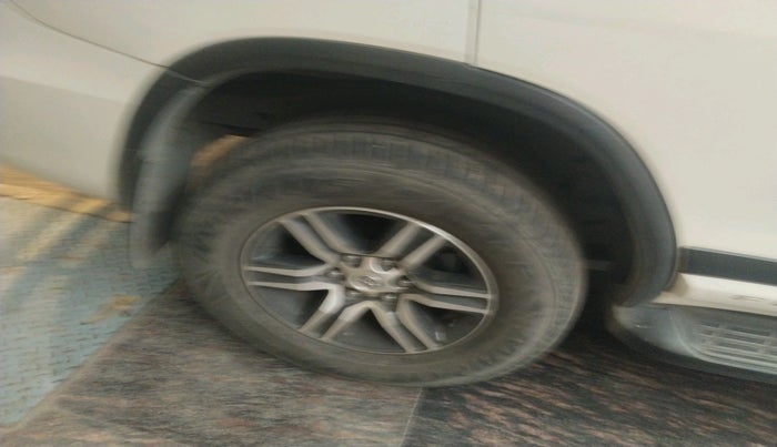 2017 Toyota Fortuner 2.8 4X2 MT, Diesel, Manual, 2,77,016 km, tyre