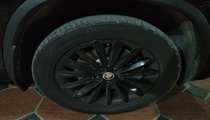 2023 Skoda Kodiaq L&K, Petrol, Automatic, 35,492 km, tyre