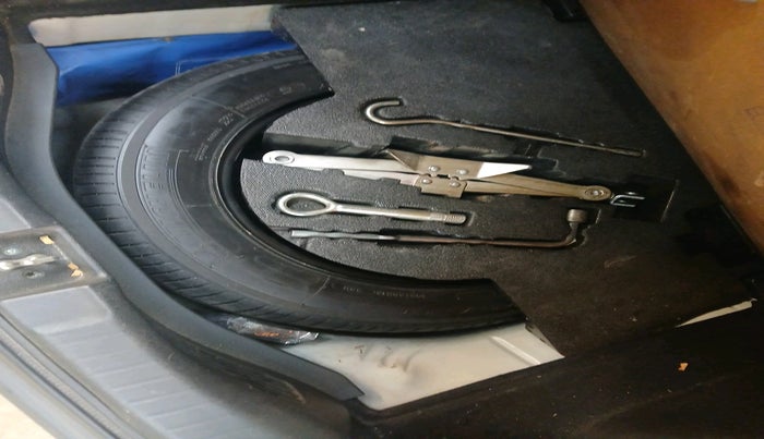 2018 Honda WR-V 1.5L I-DTEC VX MT, Diesel, Manual, 1,61,826 km, tyre