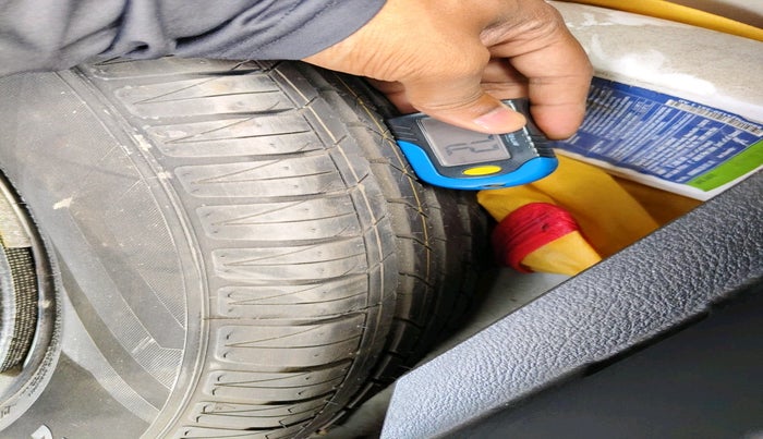 2017 Maruti Vitara Brezza ZDI, Diesel, Manual, 79,657 km, tyre