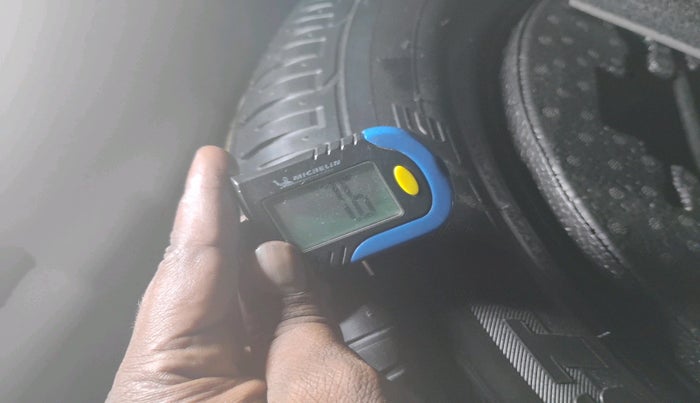 2017 Hyundai Creta SX PLUS AT 1.6 PETROL, Petrol, Automatic, 72,158 km, tyre