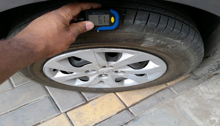 2016 Hyundai Elite i20 SPORTZ 1.2, CNG, Manual, 1,28,989 km, tyre