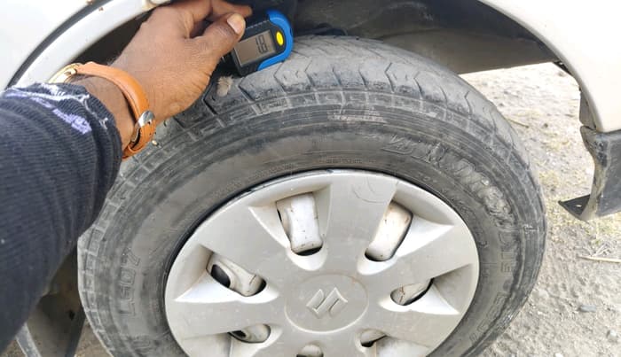 2021 Maruti Eeco 5 STR AC CNG, CNG, Manual, 1,57,230 km, tyre