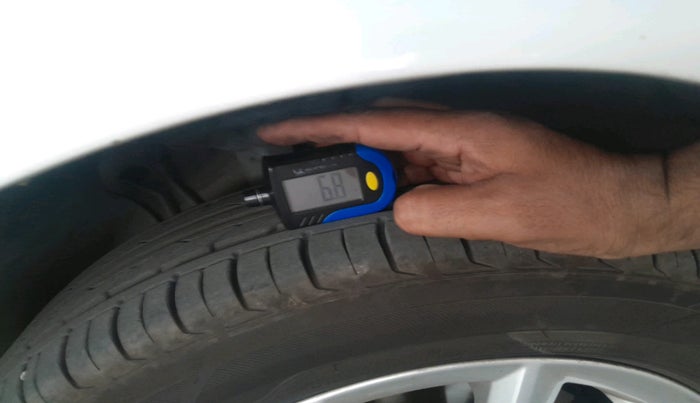 2015 Skoda Octavia ELEGANCE 2.0 TDI AT, Diesel, Automatic, 1,09,290 km, tyre