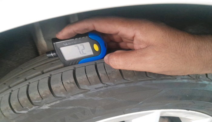 2015 Skoda Octavia ELEGANCE 2.0 TDI AT, Diesel, Automatic, 1,09,290 km, tyre