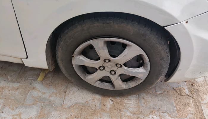 2012 Hyundai Verna FLUIDIC 1.6 CRDI EX, Diesel, Manual, 2,17,306 km, tyre