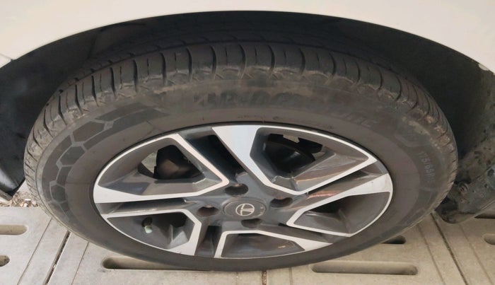 2019 Tata Tiago XZ PLUS PETROL, Petrol, Manual, 72,685 km, tyre