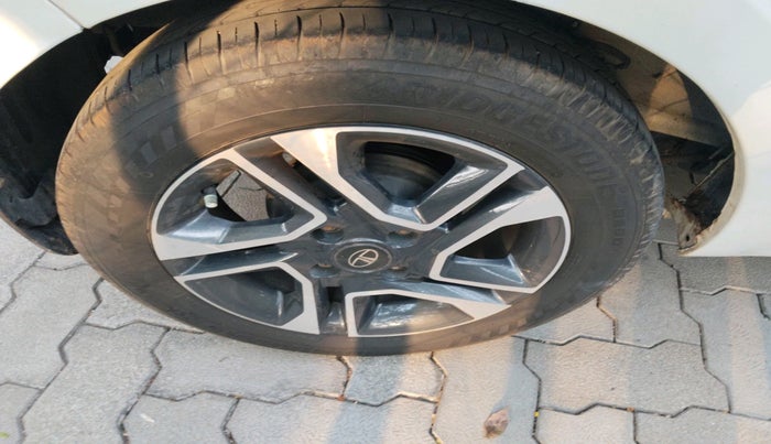 2019 Tata Tiago XZ PLUS PETROL, Petrol, Manual, 72,685 km, tyre