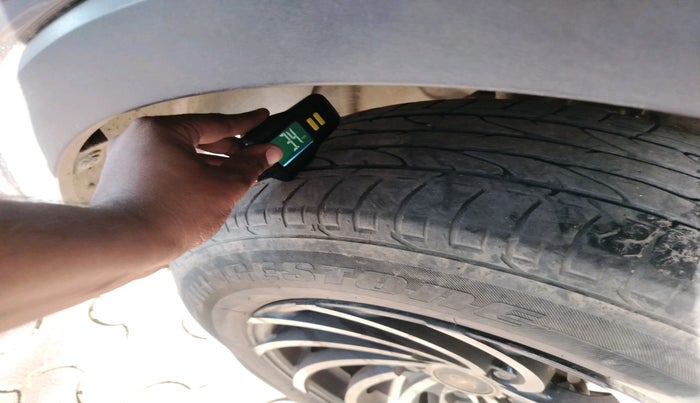 2023 Mahindra XUV300 W4 1.2 PETROL, Petrol, Manual, 1,09,676 km, tyre