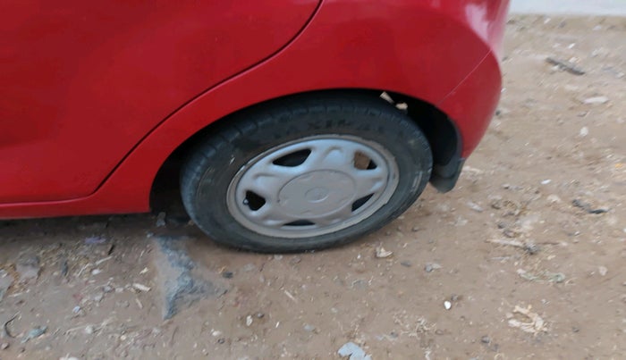 2010 Chevrolet Beat PS PETROL, CNG, Manual, 67,403 km, tyre