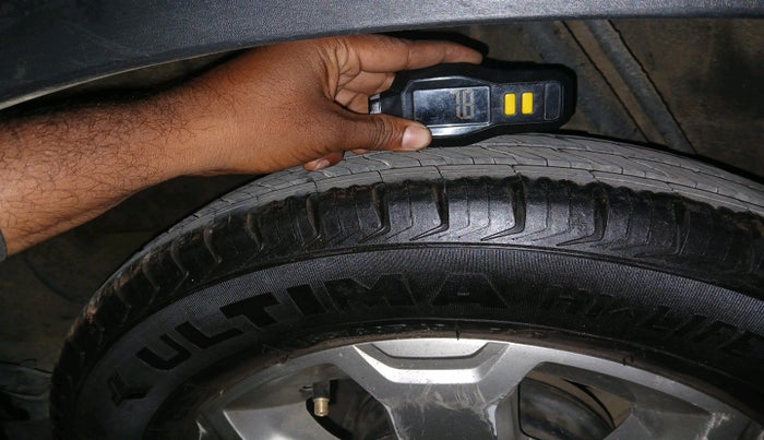 2017 Renault Kwid CLIMBER 1.0 AMT, Petrol, Automatic, 58,505 km, tyre