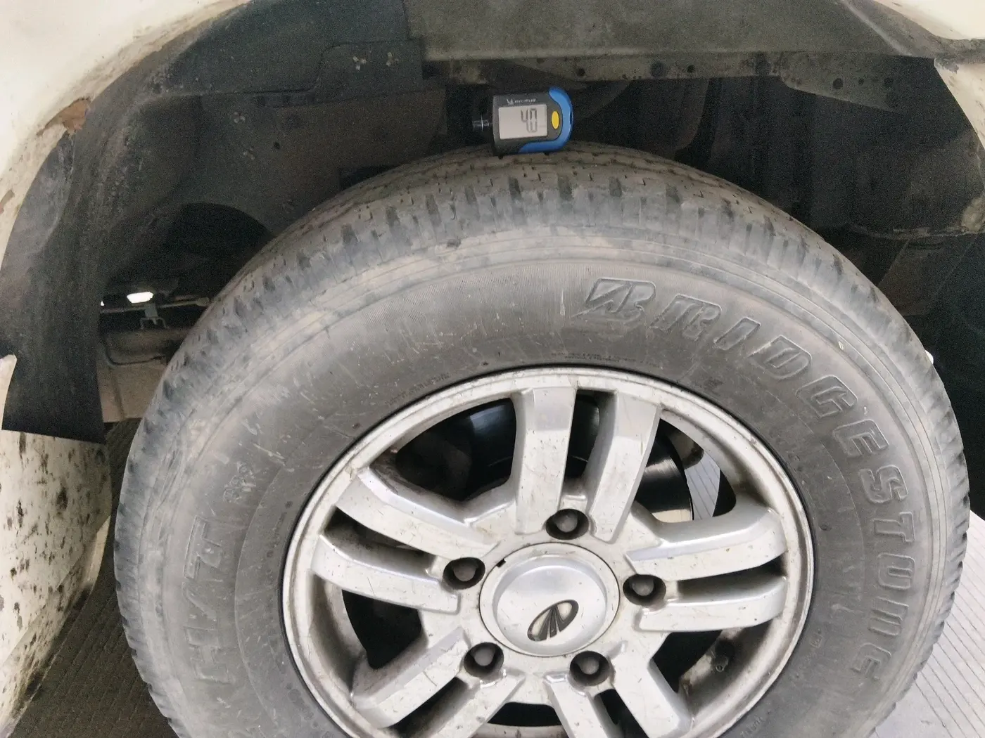 2013 Mahindra Scorpio VLX 2WD BS-III, Diesel, Manual, 1,66,701 km, tyre