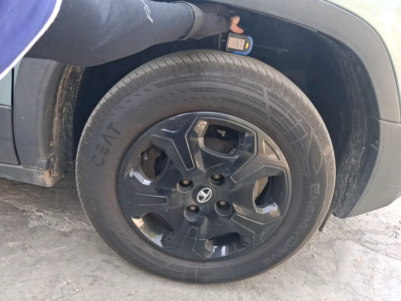2022 Tata PUNCH ACCOMPLISHED MT, Petrol, Manual, 67,835 km, tyre